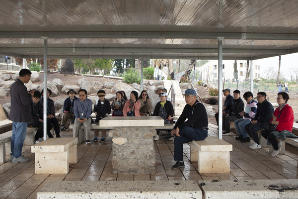 팔복교회에서의 찬양과 기도