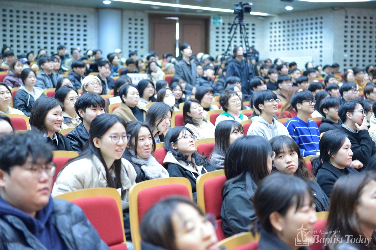 입학식에 참석한 학부 및 신대원 신입생들