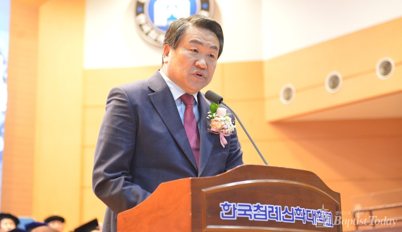 침례교CP협동운동위원회의 활동을 설명하는 총회 총무 김일엽 목사